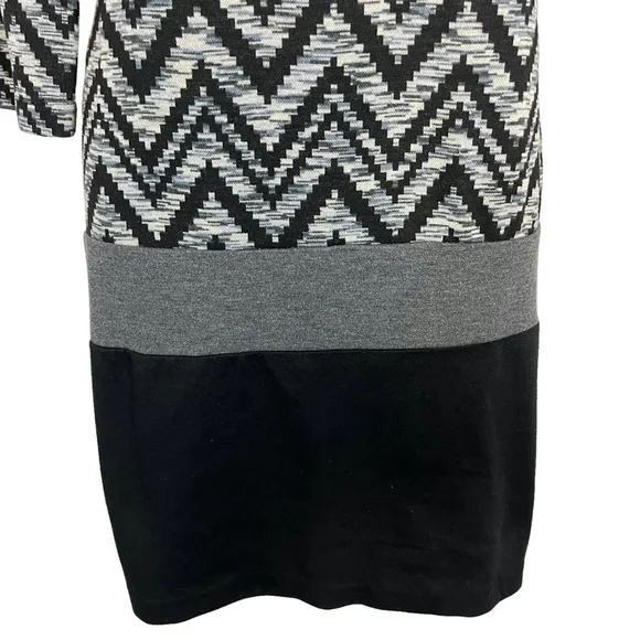 Ronni Nicole Gray & Black Chevron 3/4 Long Sleeve Mini Knit Sheath Dress sz 12 - Picture 4 of 16